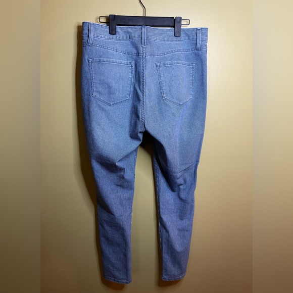 Bandolino Mandie Skinny Ankle Jeans - Size 8 - Picture 2 of 7